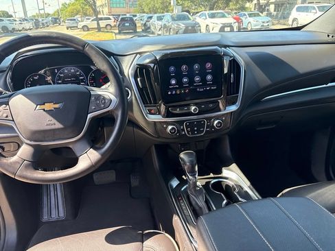 Used 2022 Chevrolet Traverse Premier w/ LPO, Cargo Package FWD image 18