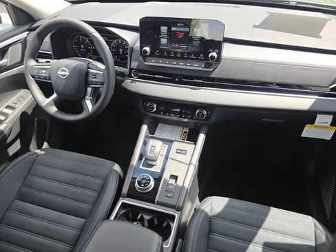 New 2026 Nissan Rogue SL AWD/4WD image 22