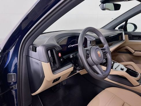 New 2026 Porsche Cayenne image 4