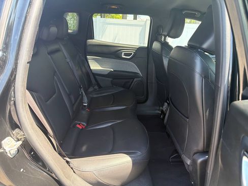 Used 2024 Jeep Compass Latitude AWD/4WD image 46