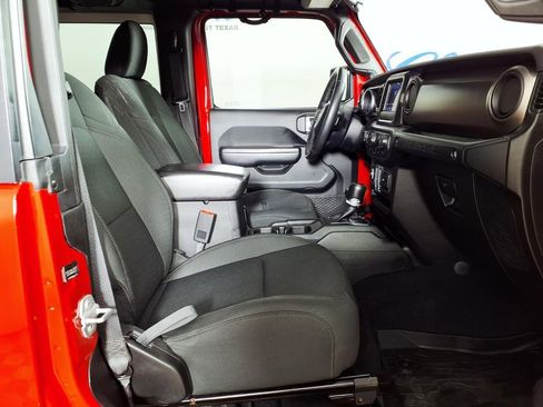 Used 2018 Jeep Wrangler Sport AWD/4WD image 12