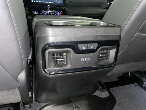 Used 2024 GMC Sierra 1500 AT4 w/ Technology Package image 25