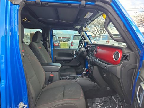 Used 2021 Jeep Wrangler Unlimited Rubicon w/ Cold Weather Group image 14