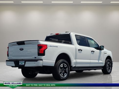 Used 2023 Ford F150 Lightning XLT AWD/4WD image 4