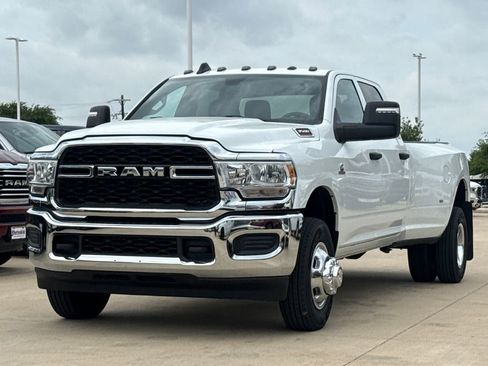 Used 2024 RAM 3500 Tradesman w/ Chrome Appearance Group AWD/4WD image 3