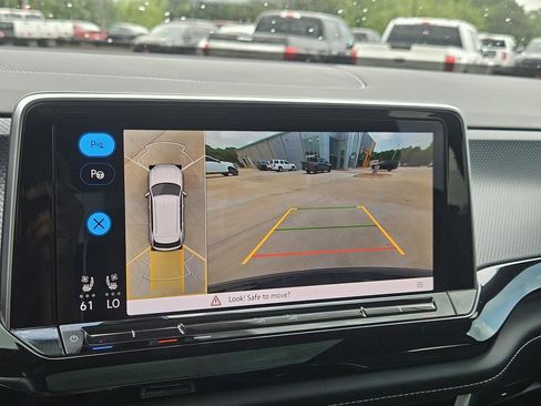 Used 2024 Volkswagen Atlas Cross Sport SEL Premium R-Line image 25