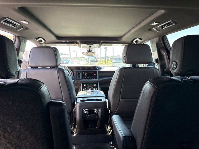 Used 2022 GMC Yukon XL Denali w/ Denali Premium Package RWD image 31