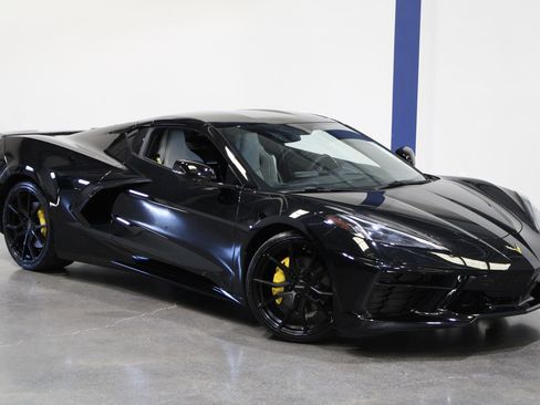 Used 2021 Chevrolet Corvette Stingray Coupe w/ Battery Protection Package image 3