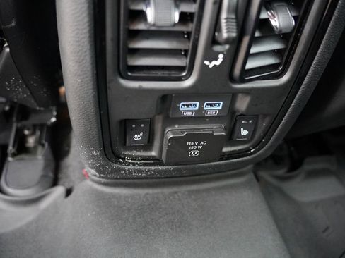 Used 2023 Dodge Durango R/T w/ Tow 'N Go Package AWD/4WD image 4