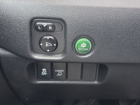 Used 2019 Honda Ridgeline Sport image 11