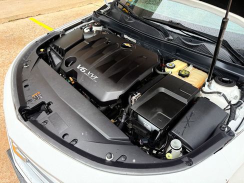 Used 2017 Chevrolet Impala LT image 41