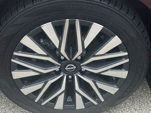 Certified 2024 Nissan Altima 2.5 SV w/ SV Premium Package FWD image 9