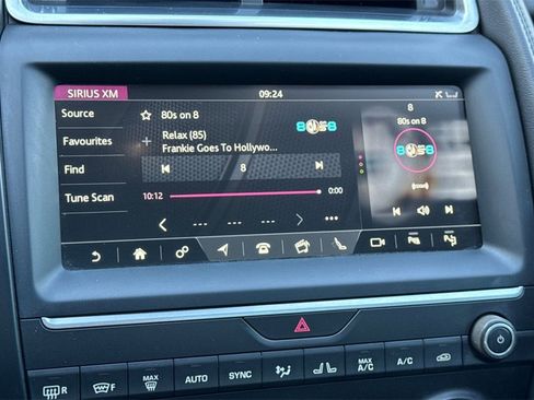 Used 2020 Jaguar E-PACE SE image 22