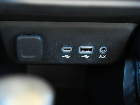 Used 2023 Chevrolet TrailBlazer RS w/ Convenience Package image 22