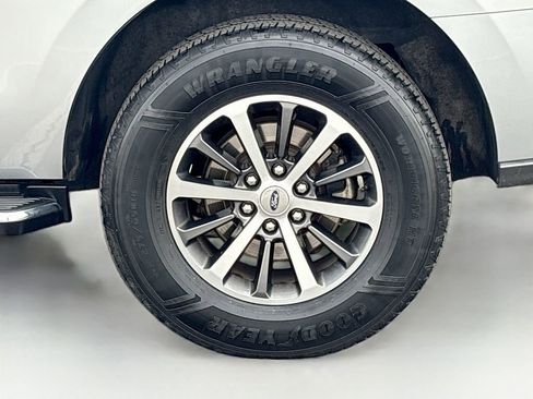 Used 2020 Ford Expedition XLT w/ Equipment Group 202A image 31