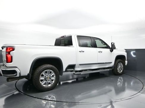 Used 2024 Chevrolet Silverado 2500 High Country w/ Z71 Off-Road Package AWD/4WD image 7