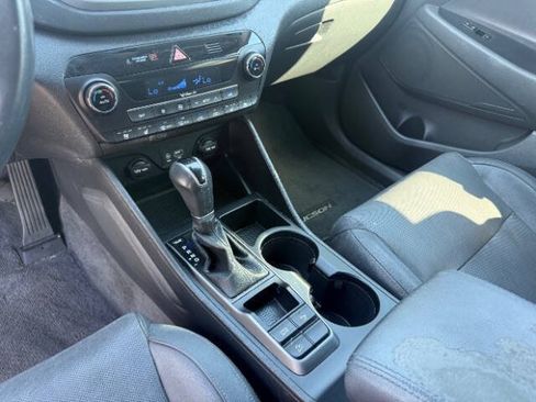 Used 2016 Hyundai Tucson Limited w/ Option Group 03 FWD image 15