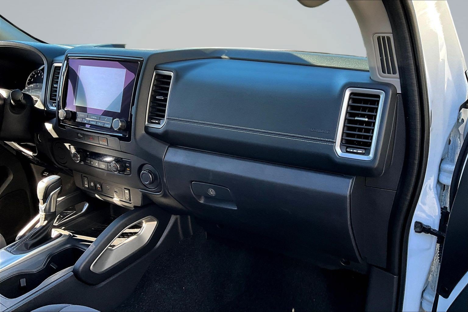 Used 2024 Nissan Frontier SV w/ SV Convenience Package RWD image 24