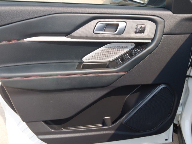 Used 2025 Ford Explorer ST AWD/4WD image 12