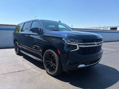 Used 2021 Chevrolet Suburban LS w/ Driver Alert Package AWD/4WD image 7