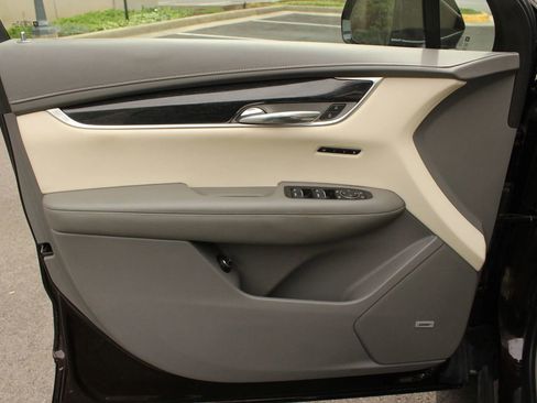 Used 2021 Cadillac XT6 Premium Luxury image 15