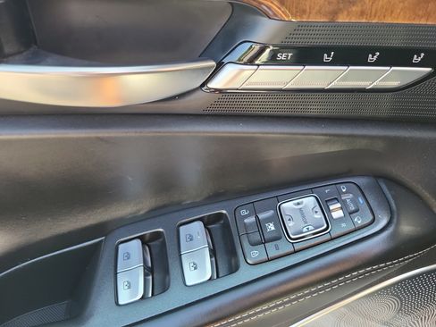 Used 2018 Genesis G90 5.0 Ultimate RWD image 32