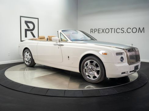 Used 2009 Rolls-Royce Phantom Drophead Coupe RWD image 15