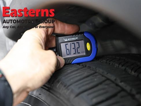 Used 2024 Nissan Rogue S image 29