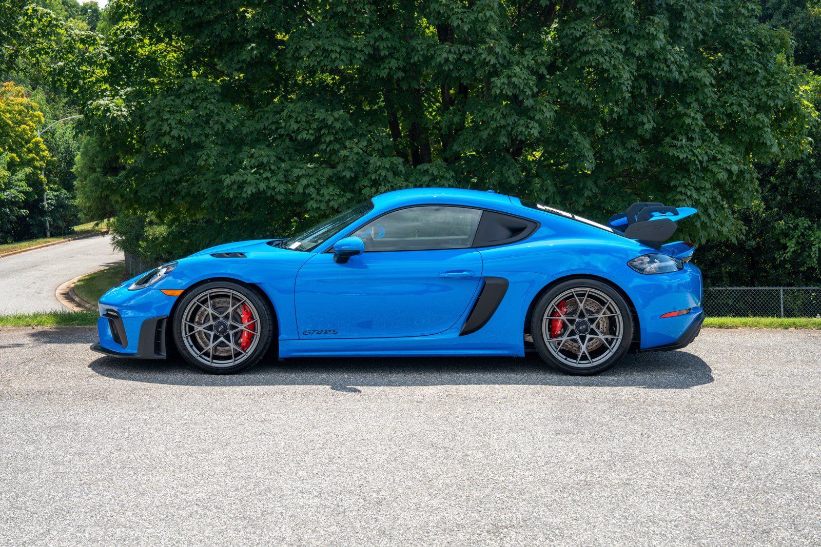 Certified 2025 Porsche 718 Cayman GT4 RS w/ Chrono Package RWD image 2