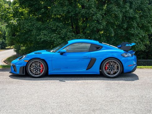 Certified 2025 Porsche 718 Cayman GT4 RS w/ Chrono Package RWD image 2
