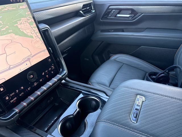 Used 2025 GMC Yukon XL AT4 w/ AT4 Premium Plus Package AWD/4WD image 27