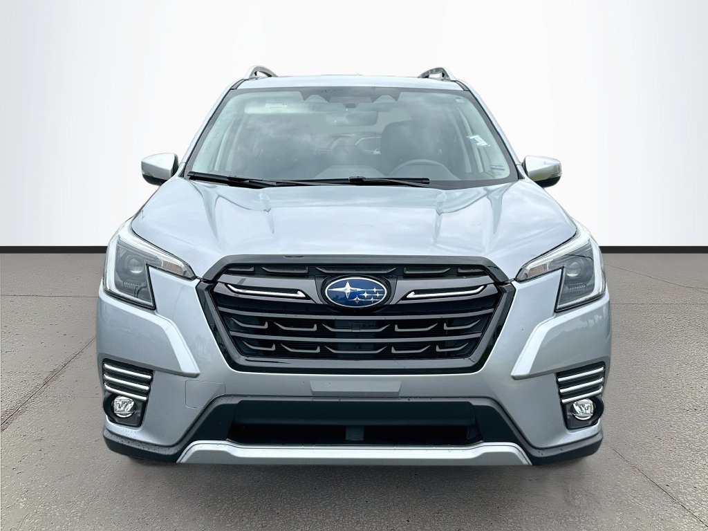 Used 2024 Subaru Forester Touring AWD/4WD image 2