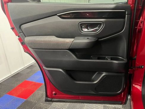 Used 2023 Honda Pilot Sport image 19