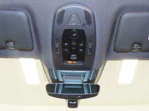 Certified 2025 Porsche Cayenne E-Hybrid AWD/4WD image 33