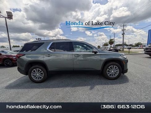 Used 2023 Chevrolet Traverse LT w/ LPO, Floor Liner Package FWD image 1