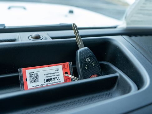 Used 2015 Jeep Wrangler Sahara image 23