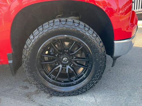 Used 2022 Chevrolet Silverado 1500 LT AWD/4WD image 12