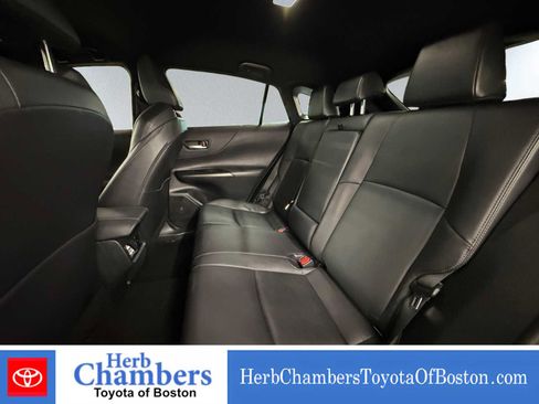 Used 2022 Toyota Venza XLE AWD/4WD image 18