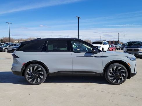 New 2026 Lincoln Nautilus Reserve w/ Jet Appearance Package AWD/4WD image 2