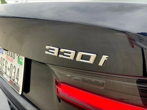 Used 2026 BMW 330i Sedan w/ Premium Package RWD image 18
