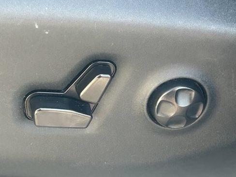 Used 2017 Chrysler Pacifica Touring-L FWD image 25