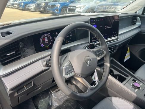 New 2026 Volkswagen Tiguan SE image 12