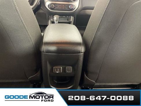 Used 2022 Chevrolet Colorado LT w/ LT Convenience Package AWD/4WD image 21