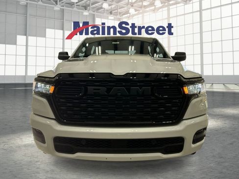 Used 2026 RAM 1500 Express AWD/4WD image 8