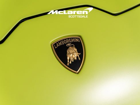 Used 2022 Lamborghini Huracan EVO image 12