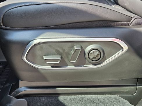 New 2026 Jeep Grand Wagoneer Limited image 19