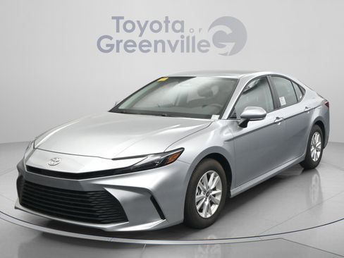 Used 2025 Toyota Camry LE FWD image 24