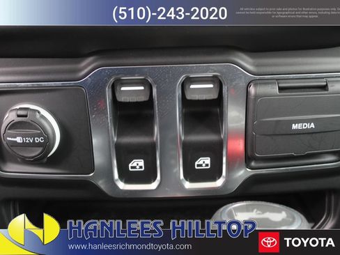 Used 2021 Jeep Wrangler Sport AWD/4WD image 18