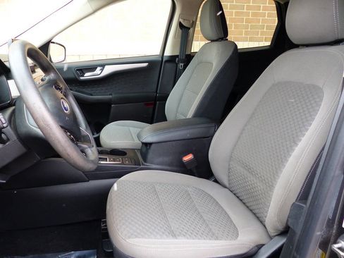Used 2020 Ford Escape SE image 22