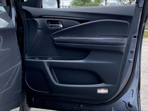 Used 2016 Honda Pilot Touring image 22